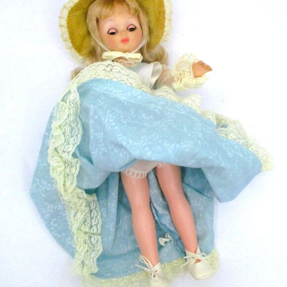 Vitg1974 Vogue Blonde Doll Real lashes Blue Dress Bonnet Sleepy Green Eyes USA - Picture 4 of 7